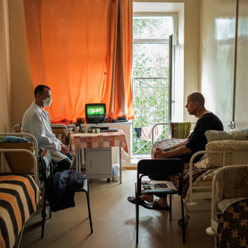 Apoio a pacientes de TB com problemas de consumo de álcool mostra resultados encorajadores