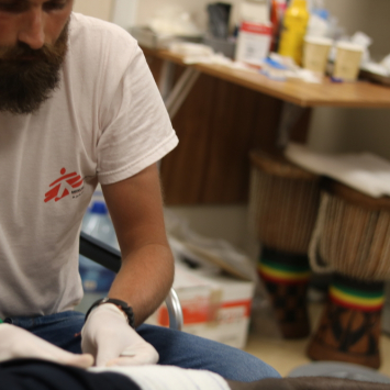 Médico de MSF a bordo do Ocean Viking pede intervenção europeia urgente para sobreviventes