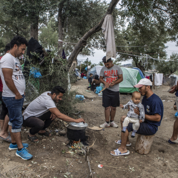 5 locais onde as condições de vida impedem as pessoas de adotar medidas de proteção contra a COVID-19