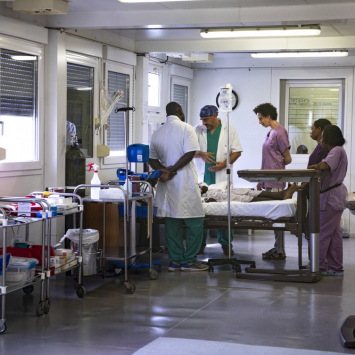 Haiti: um dia no hospital de emergência de MSF em Porto Príncipe