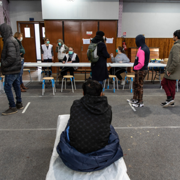 Como MSF atua no combate à COVID-19?