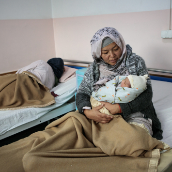 "Nós, obstetrizes no Afeganistão, somos as líderes silenciosas do nosso país"