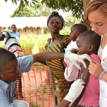 Mais de um milhão de crianças vacinadas contra o sarampo na República Democrática do Congo