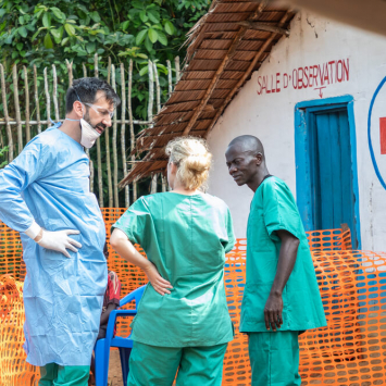 MSF inicia transferência de atividades de resposta ao Ebola na RDC