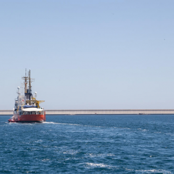 Navio de busca e salvamento Aquarius é autorizado a aportar em Malta