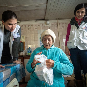 Ucrânia: "Não vou embora, meu filho e meu marido estão enterrados aqui"